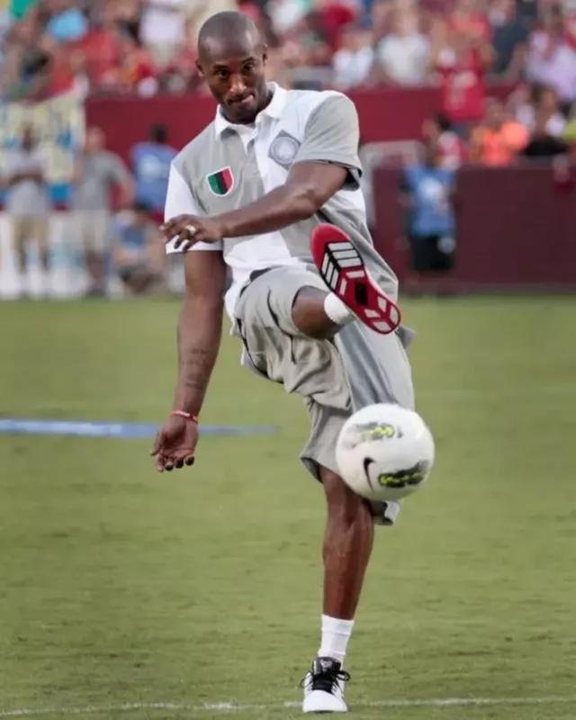 马赛成为第四家欧冠50胜法国俱乐部，前三家是巴黎、里昂、摩纳哥