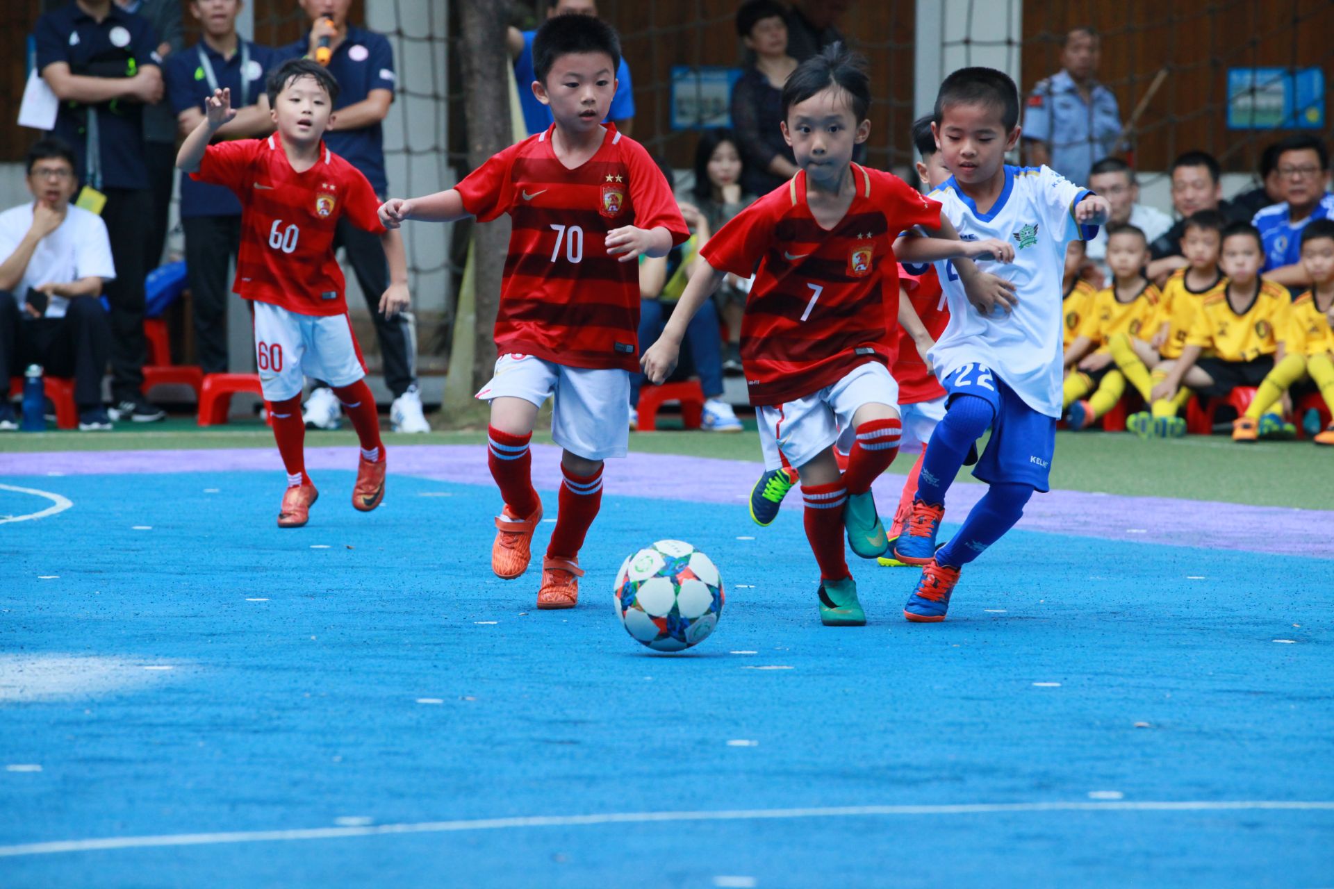 西媒：马斯坦托诺拒绝手术选择保守治疗，康复日期无法确定（西媒：马斯坦托诺拒绝手术改走保守疗法，康复时间未定）