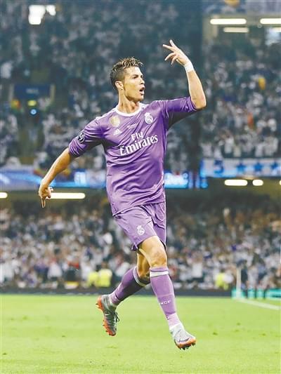 侯永永：希望来年自己能再度入选国足，不介意自己成为偶像（侯永永盼明年再披国足战袍：不介意被当作偶像）