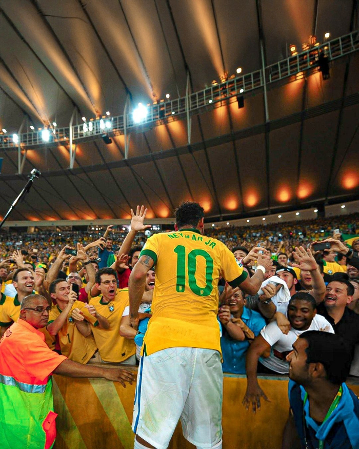 表现不错！穆卡萨：很享受我的主场首秀，我展示了曼城青训的实力（表现抢眼！穆卡萨：尽兴完成主场处子秀，展现了曼城青训实力）