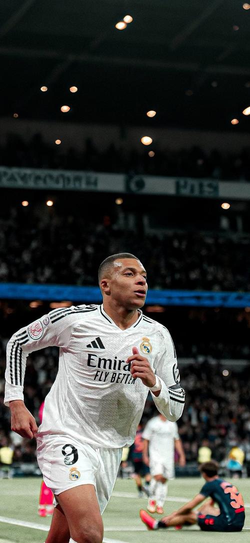 半场战报：科隆0-0圣保利