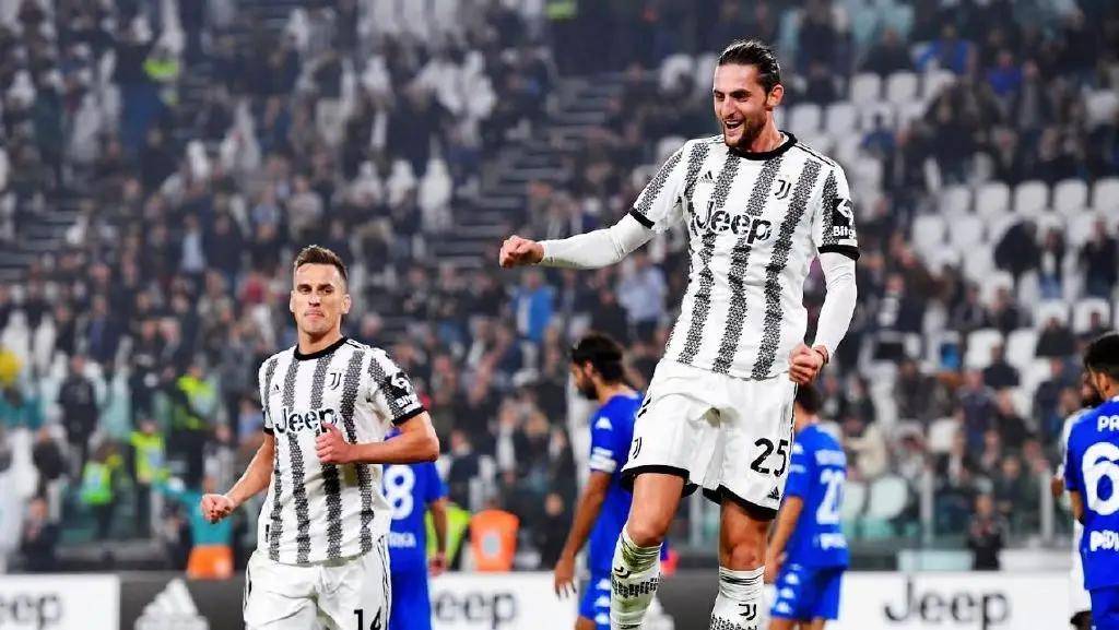 邮报：明年世界杯上下半场中段设强制补水时间，每次三分钟