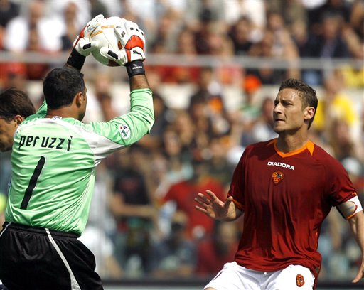 尤文客战佛罗伦萨大名单：小孔赛桑、弗拉霍维奇在列（尤文出征佛罗伦萨名单公布：小孔赛桑、弗拉霍维奇入选）