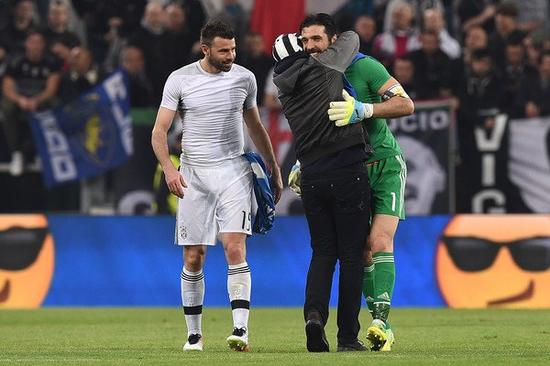 第21圈，诺里斯连过安东内利、塞恩斯、斯特罗尔、劳森，直接上到第4。