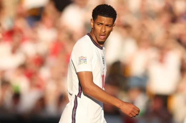 记者：摩洛哥队长赛斯因伤退出本届非洲杯，达里顶替入选（赛斯伤退本届非洲杯，摩洛哥改召达里顶替）