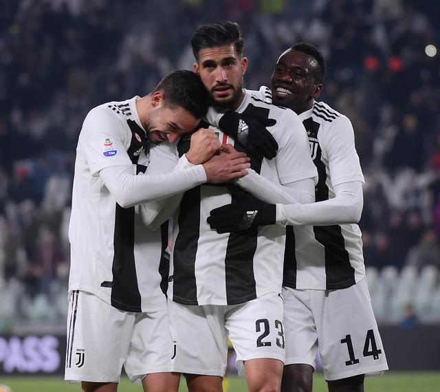 西甲-拉菲尼亚双响德容破门 巴萨5-1马略卡（西甲：拉菲尼亚梅开二度，德容建功，巴萨5-1大胜马略卡）