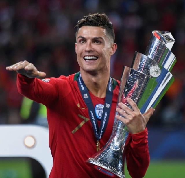 TA分析3-5-2阵型：从翼卫驱动到双锋美学，弱队逆袭制胜之道