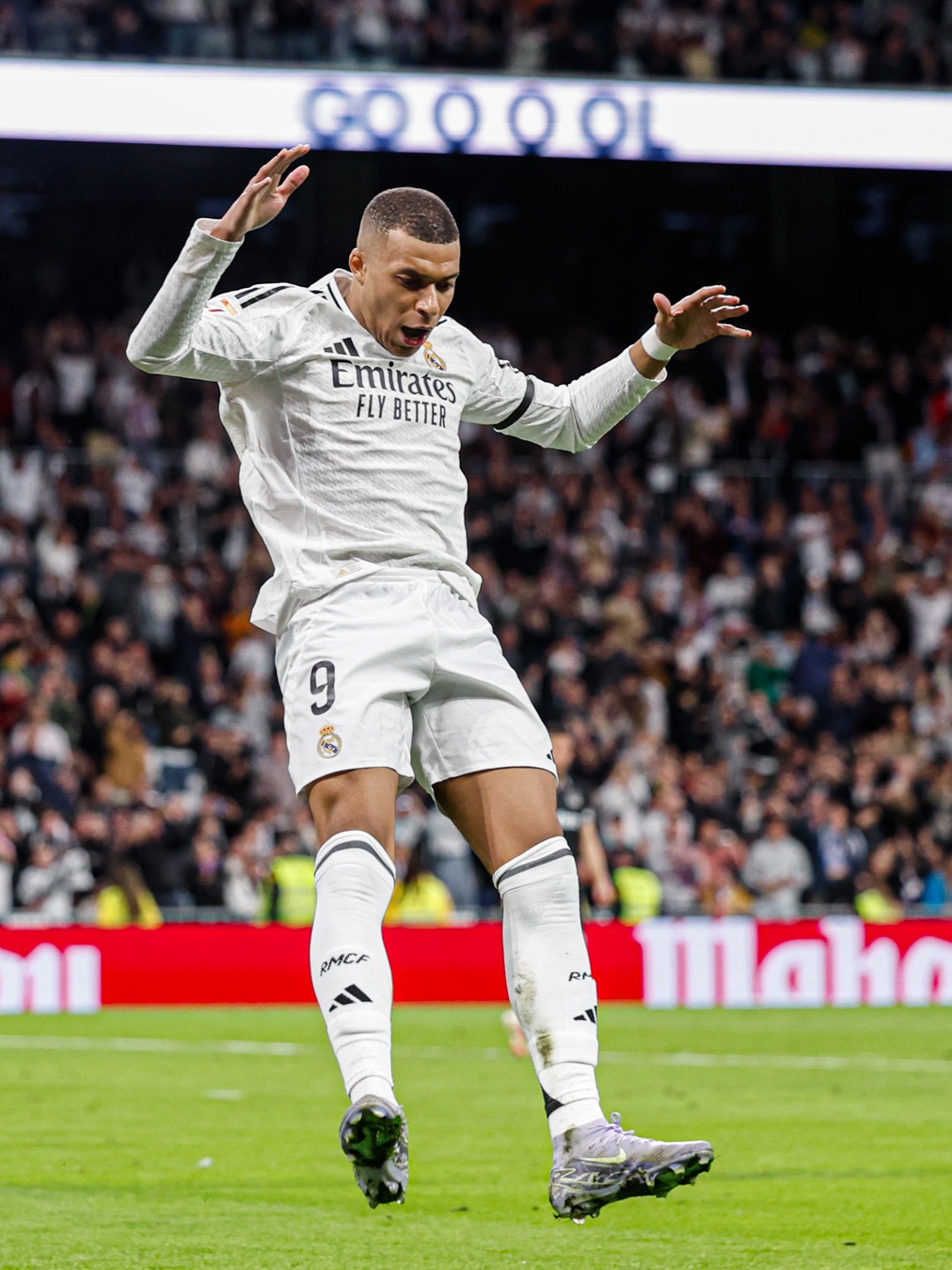 弗兰克：我不同意斯洛特的意见，范德芬不铲抢就不是合格后卫（弗兰克反驳斯洛特：不铲抢的范德芬称不上合格后卫）