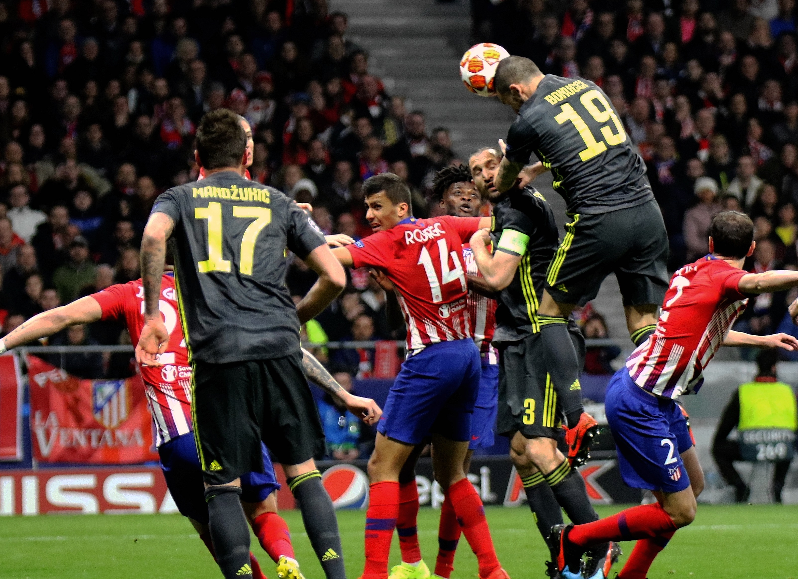 法甲半场：爱德华破门，朗斯1-0尼斯（半场战报：爱德华建功，朗斯暂1-0领先尼斯）