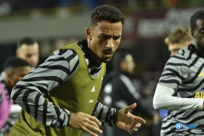 篮球篮网锁定前八席位，季后赛形势明朗