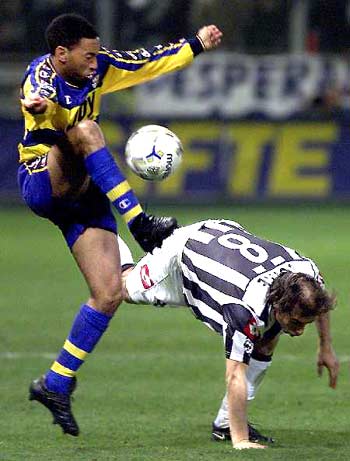 官方：39岁天津泰达名宿毛彪成为中甲定南赣联新帅（官宣：39岁泰达名宿毛彪出任中甲定南赣联主教练）