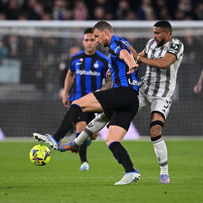 多特青春风暴持续席卷德甲（多特青春旋风再度横扫德甲）